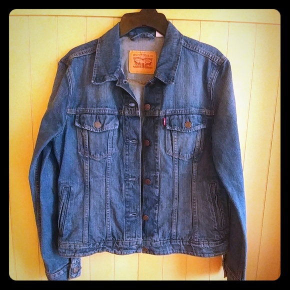 Levi's Jackets & Blazers - 🔥LAST REDUCTION Levi's Denim Jacket